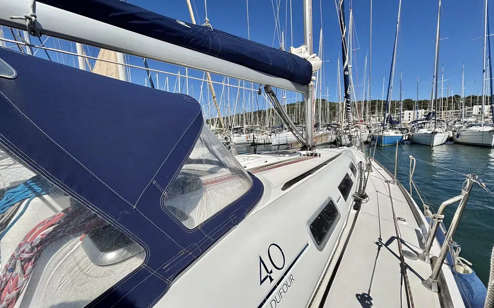 slider 3 Dufour 40 GTE