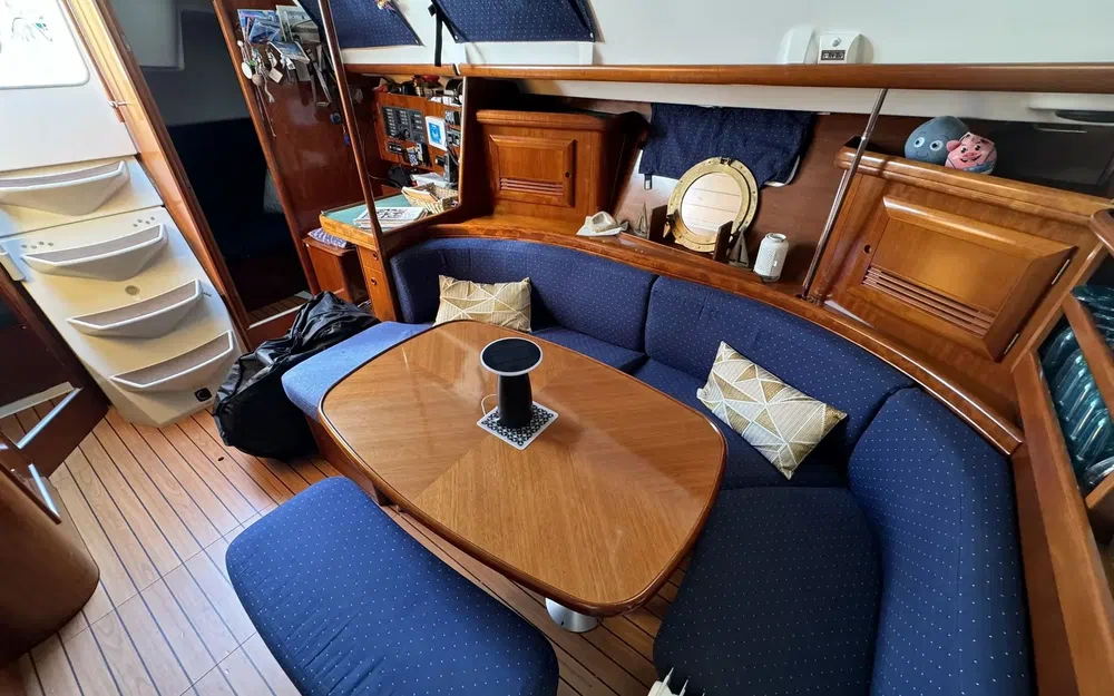 slider 5 Beneteau Oceanis 393
