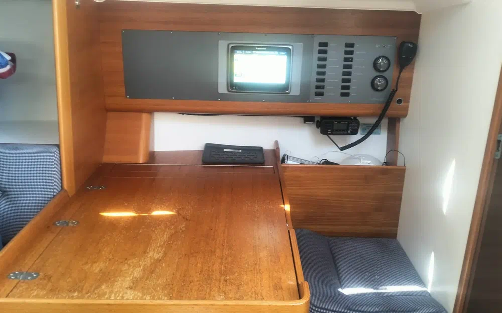slider 16 X-Yachts 41 MAKANAKI