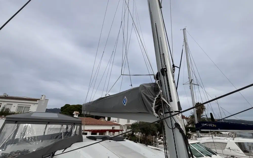 slider 15 Fountaine Pajot Astrea 42