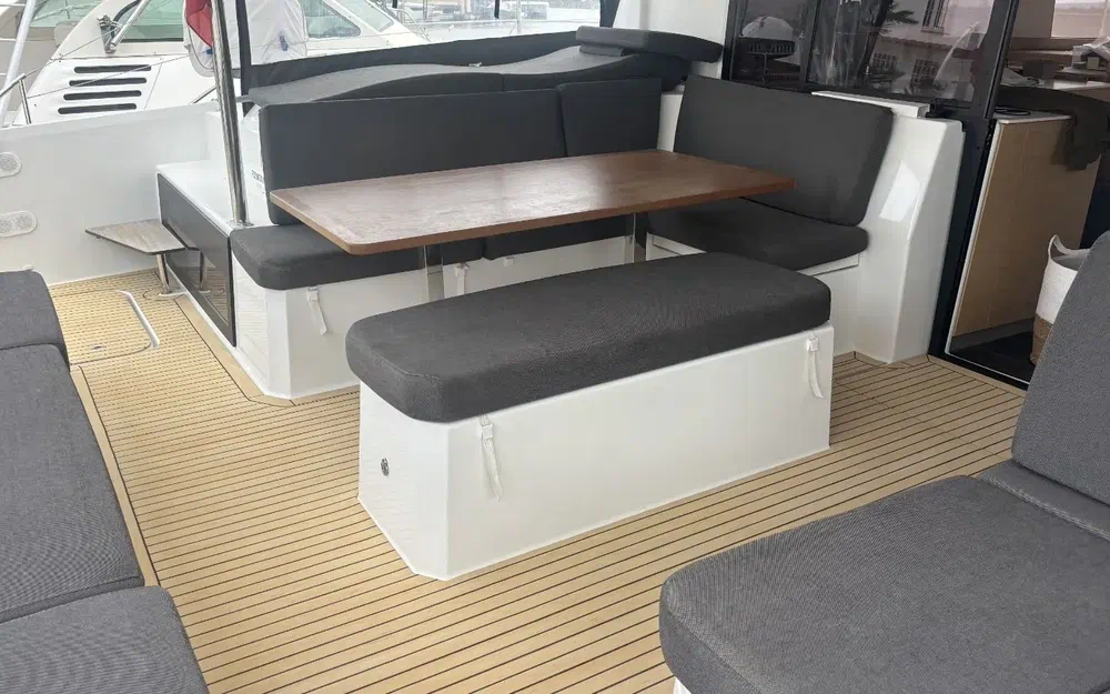 slider 16 Fountaine Pajot Astrea 42