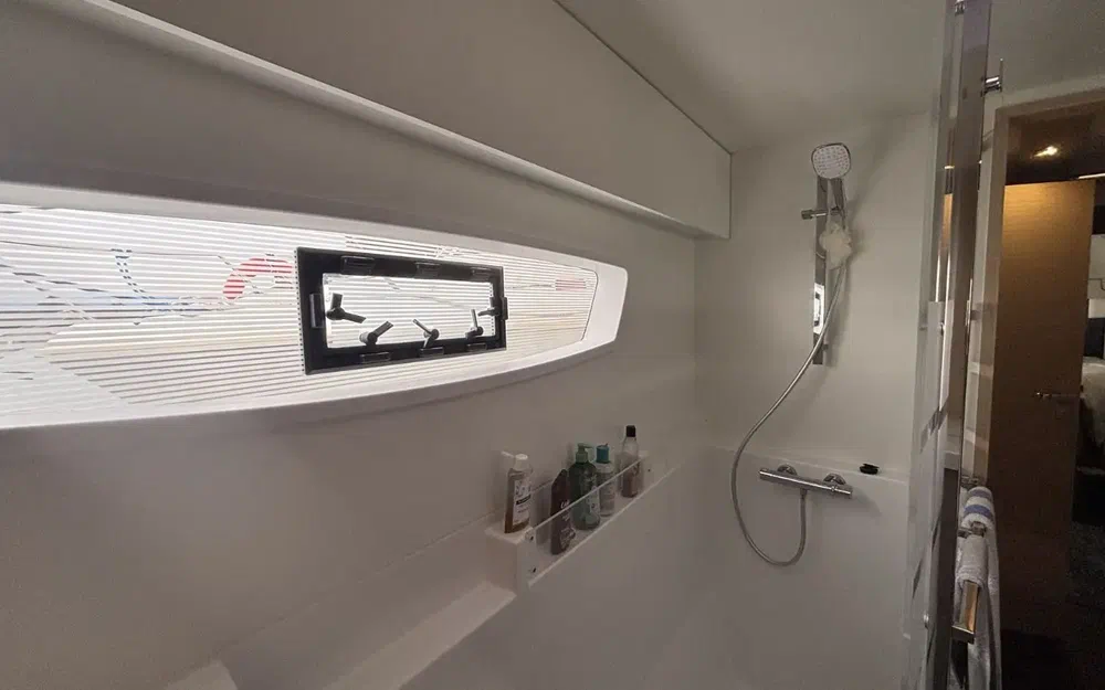slider 18 Fountaine Pajot Astrea 42