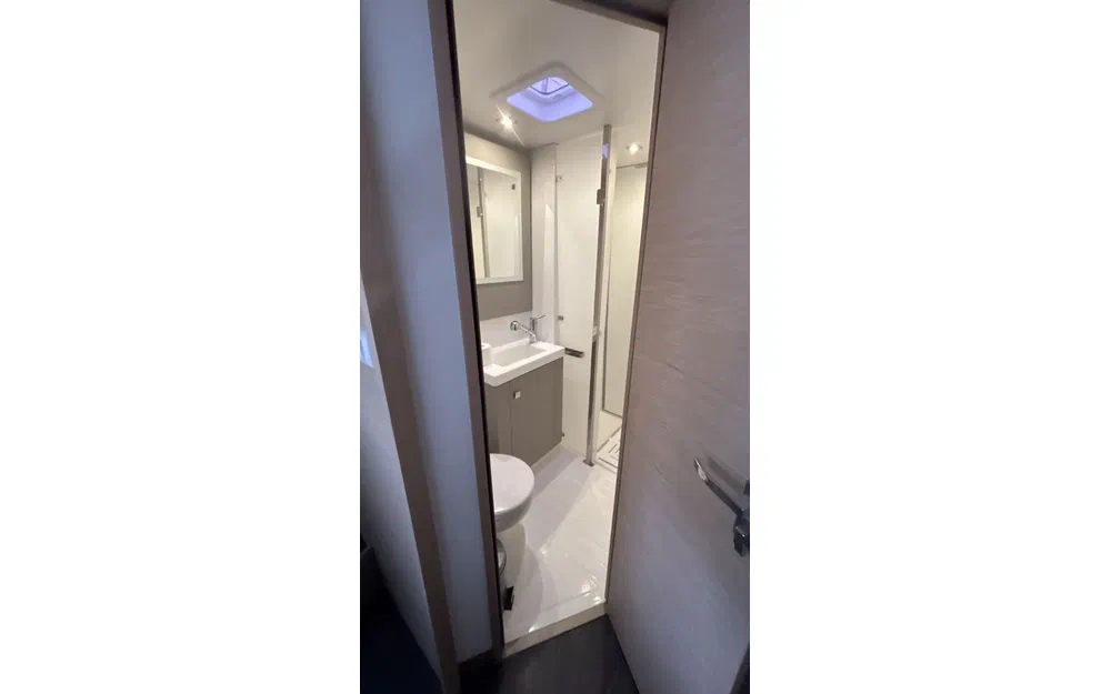 slider 22 Fountaine Pajot Astrea 42