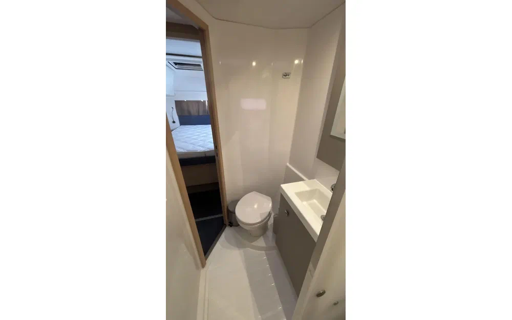 slider 23 Fountaine Pajot Astrea 42