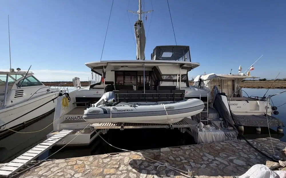 slider 5 Fountaine Pajot Astrea 42
