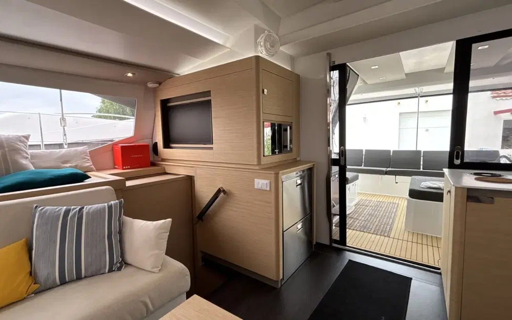 slider 7 Fountaine Pajot Astrea 42