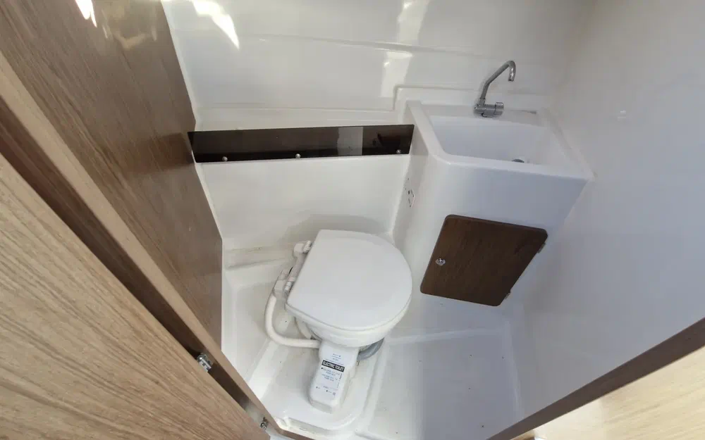 slider 22 Beneteau Antares 8 OB