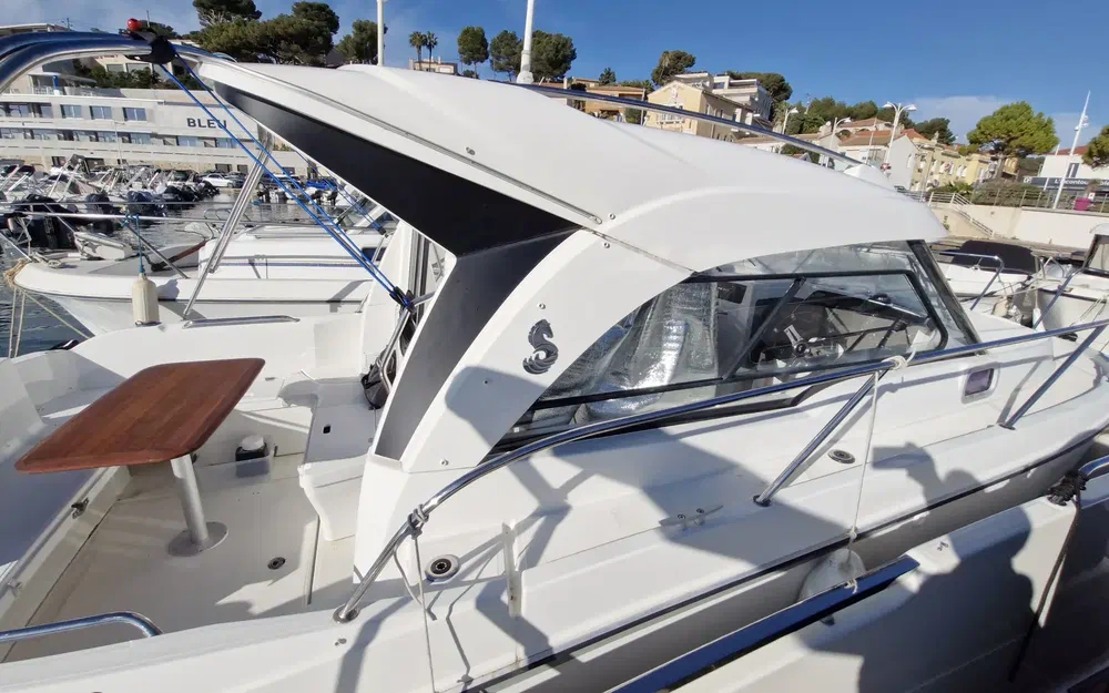 slider 26 Beneteau Antares 8 OB