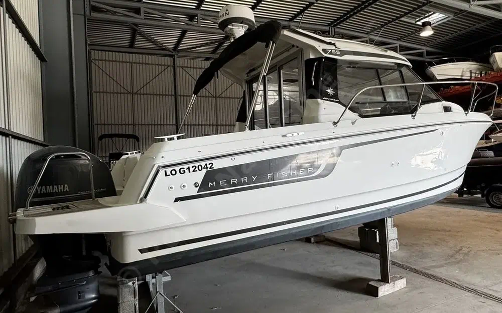 slider 2 Jeanneau Merry Fisher 795