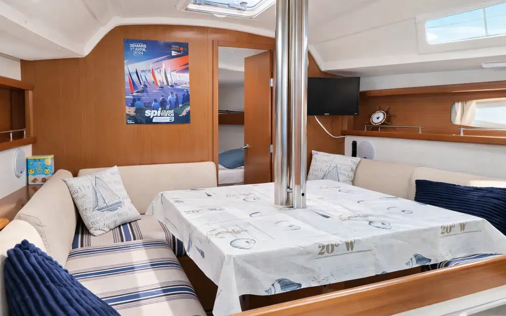 slider 9 Beneteau Oceanis 34