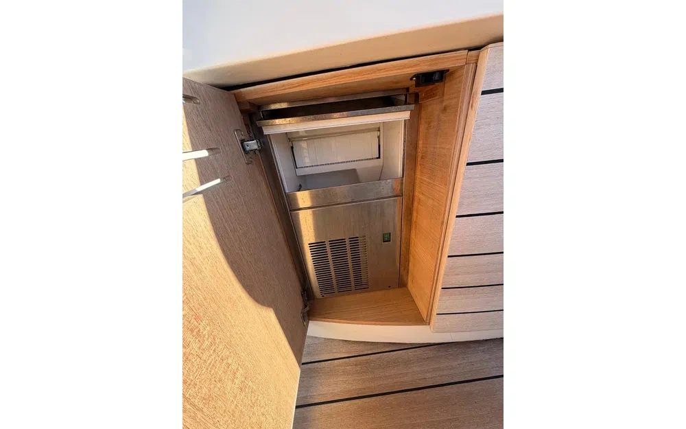 slider 13 Sessa Marine Key Largo 34