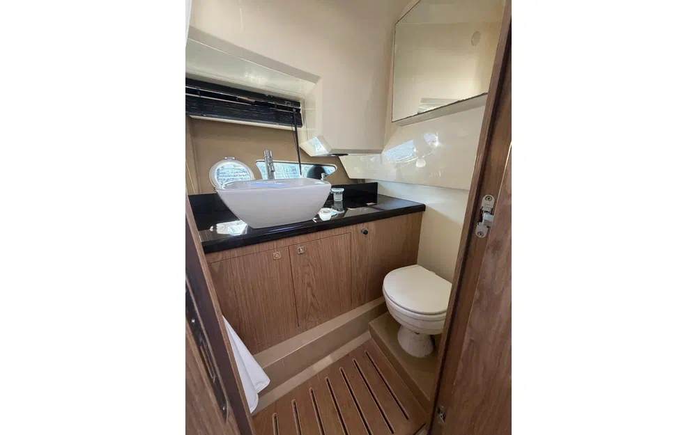 slider 5 Sessa Marine Key Largo 34