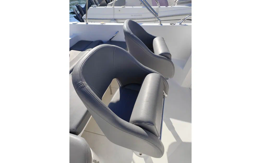 slider 12 Pacific Craft 750 SC
