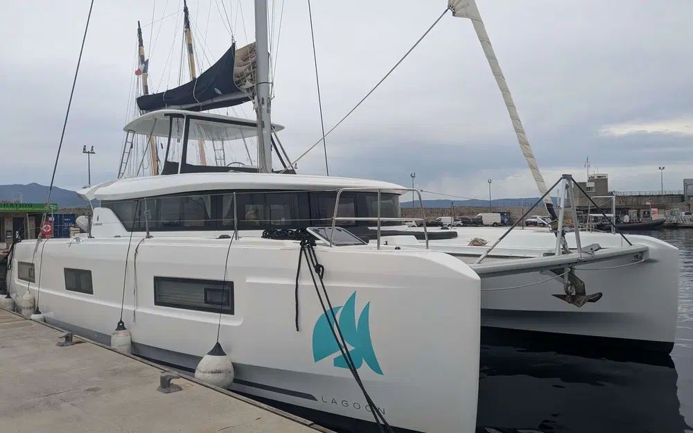 slider 0 Lagoon 46
