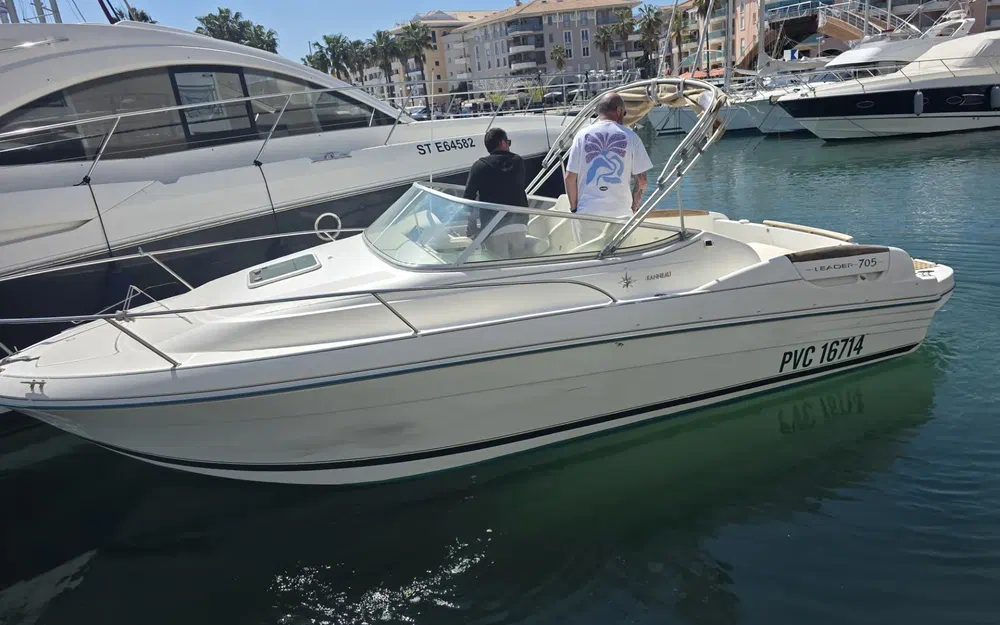 slider 2 Jeanneau Leader 705