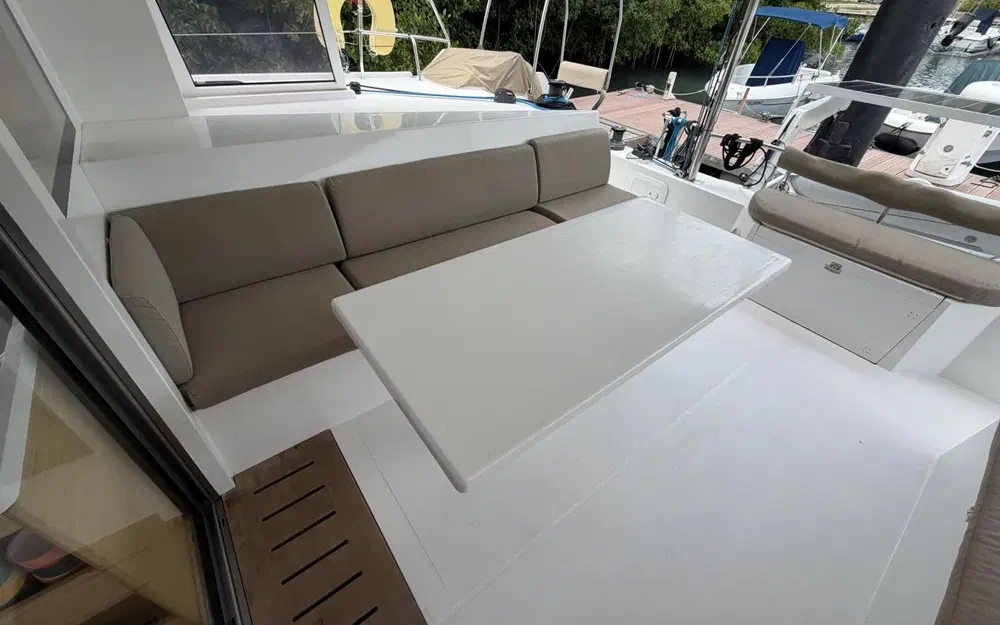 slider 19 Nautitech 40 Open
