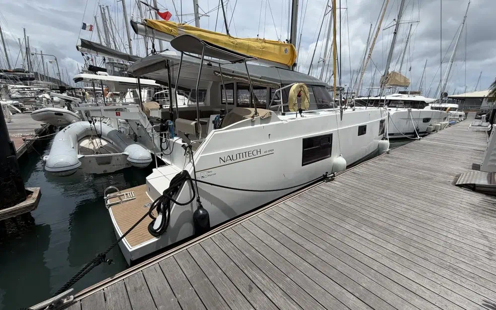 slider 2 Nautitech 40 Open