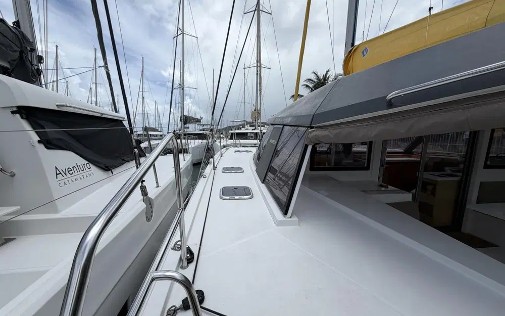 slider 8 Nautitech 40 Open