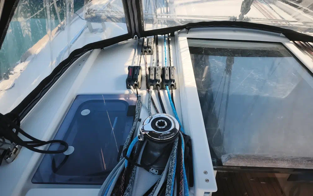 slider 4 Dufour 350 Grand Large