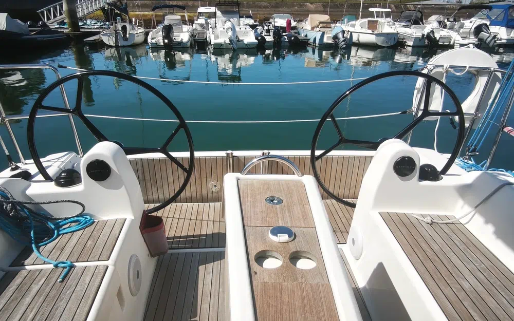 slider 8 Dufour 350 Grand Large