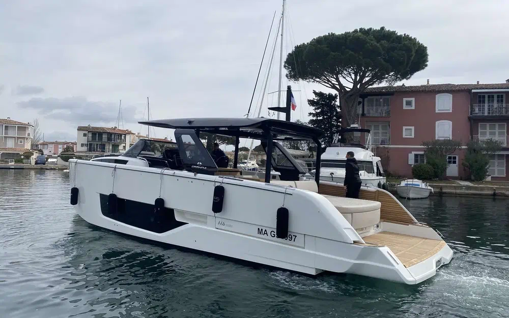 slider 0 Cranchi A46 Luxury Tender