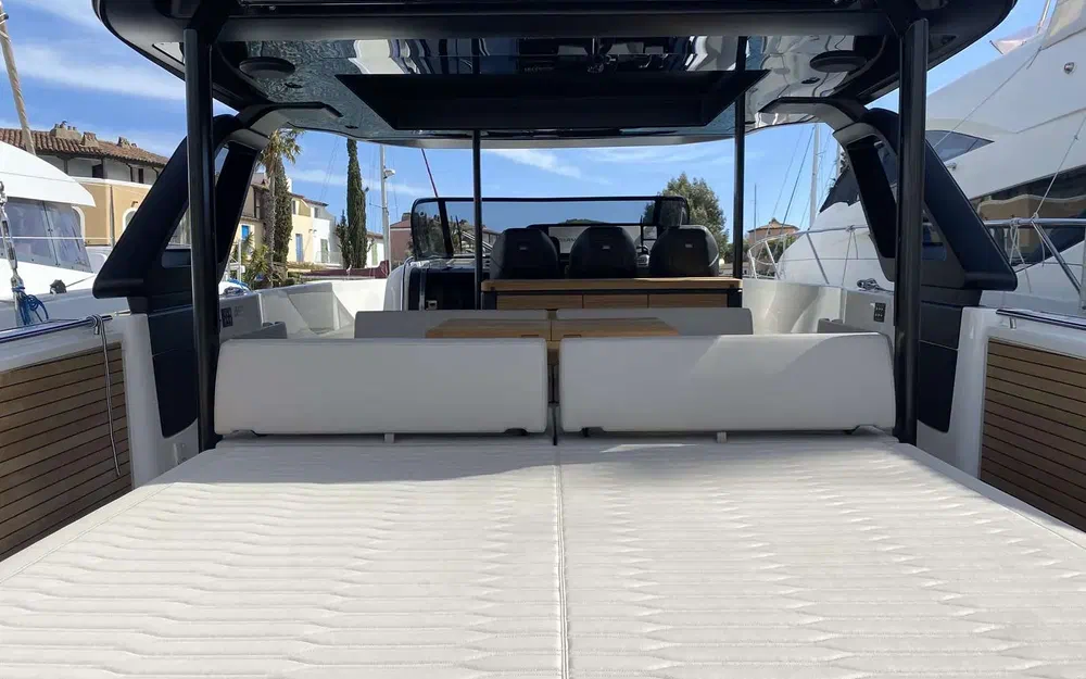 slider 1 Cranchi A46 Luxury Tender
