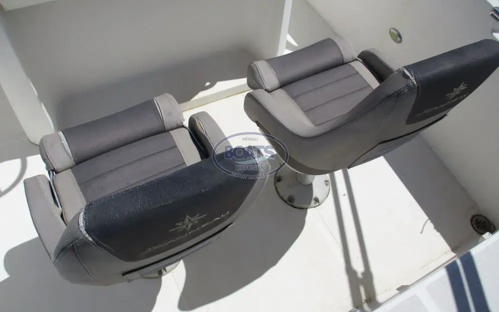slider 10 White Shark 226