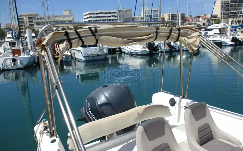 slider 11 White Shark 226