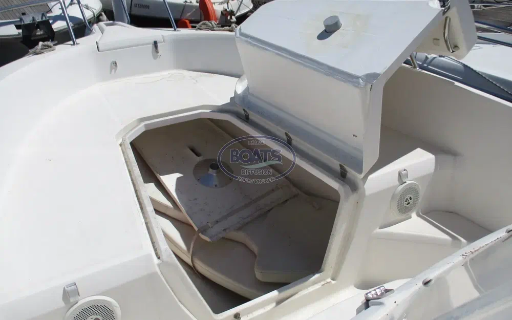 slider 4 White Shark 226