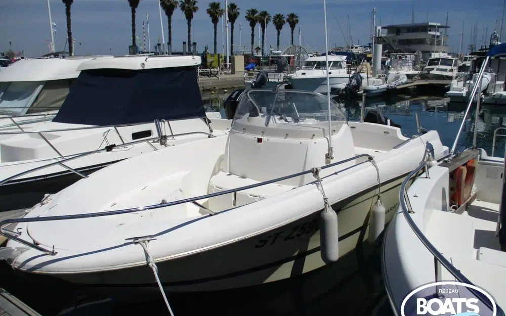 slider 0 Jeanneau Cap Camarat 635