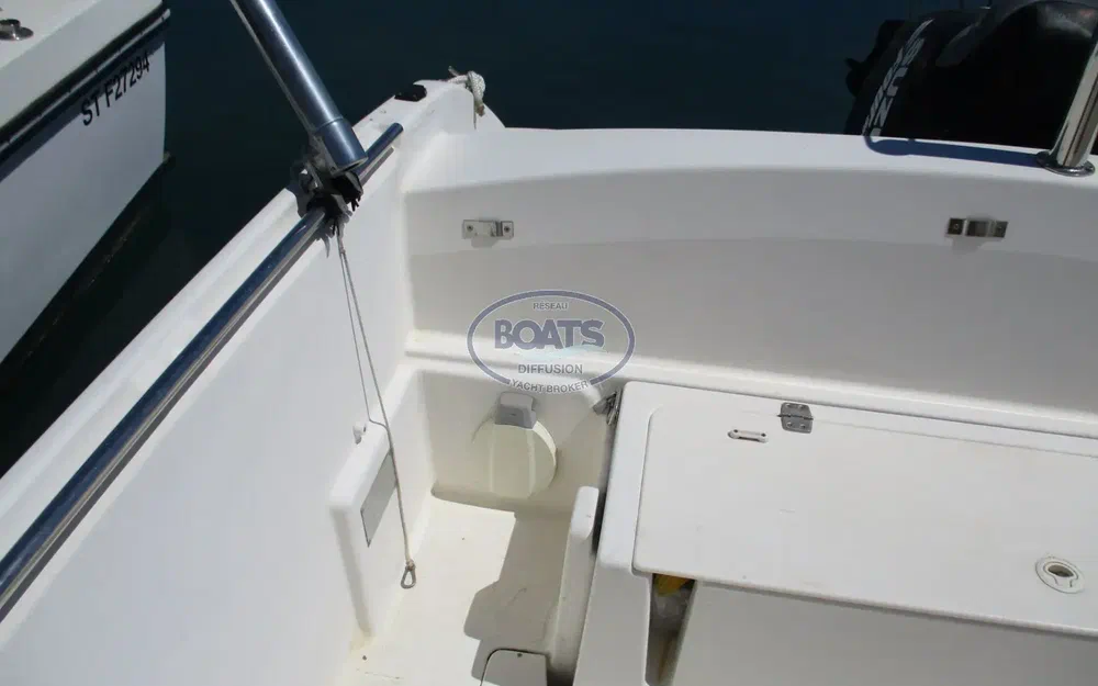 slider 6 Jeanneau Cap Camarat 635