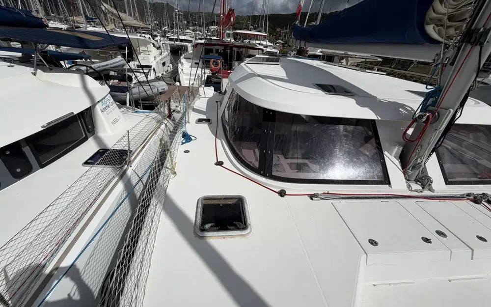 slider 11 Nautitech 40 Open