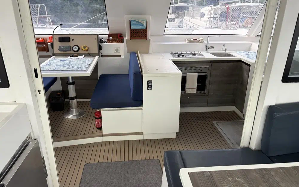 slider 14 Nautitech 40 Open