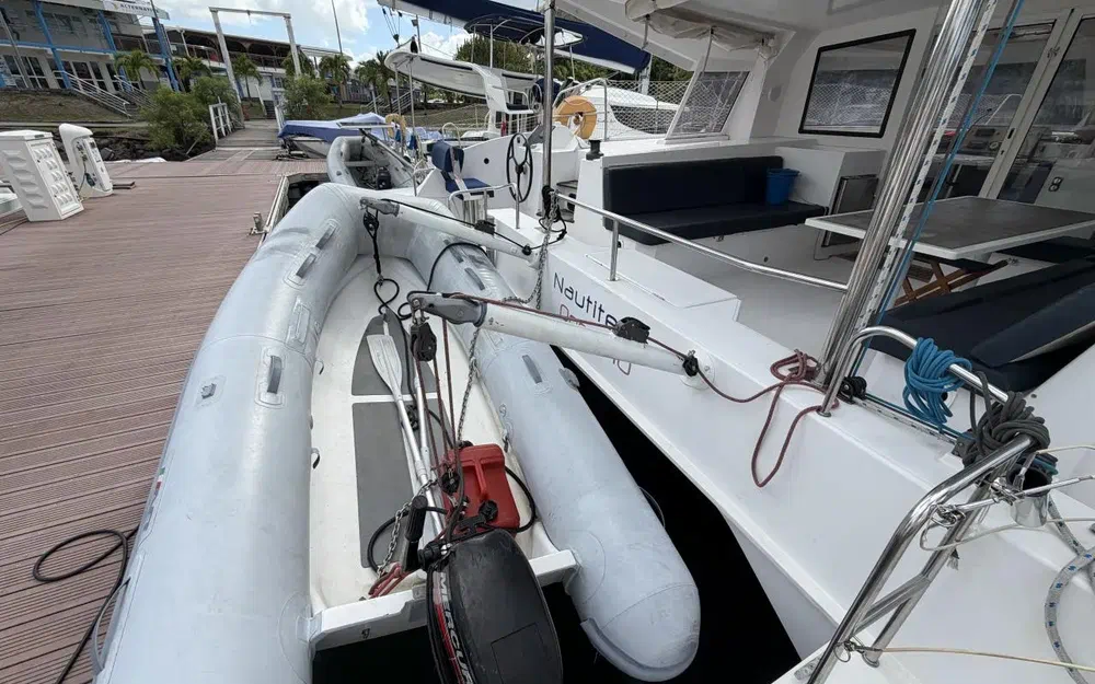 slider 1 Nautitech 40 Open