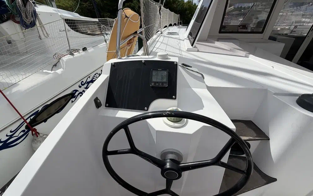 slider 5 Nautitech 40 Open
