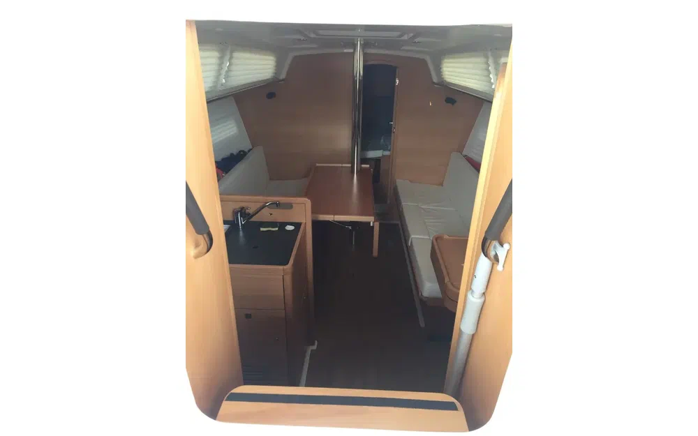 slider 10 Jeanneau Sun Odyssey 319