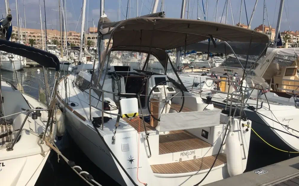 slider 1 Jeanneau Sun Odyssey 319