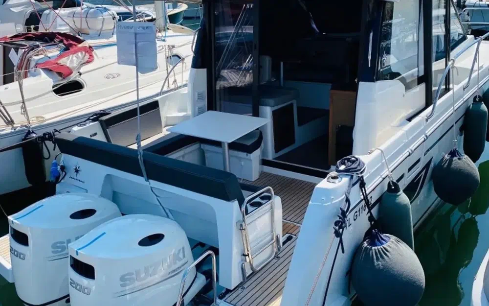 slider 0 Jeanneau Merry Fisher 895