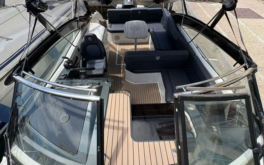 slider 9 Parker Voyager 850