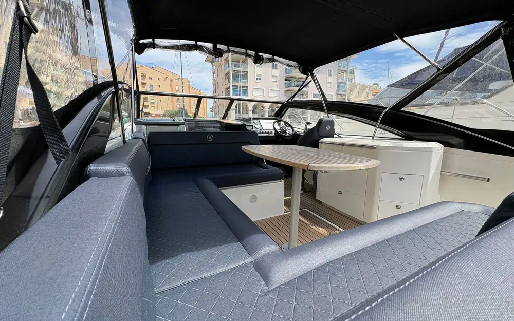 slider 6 Parker Voyager 850