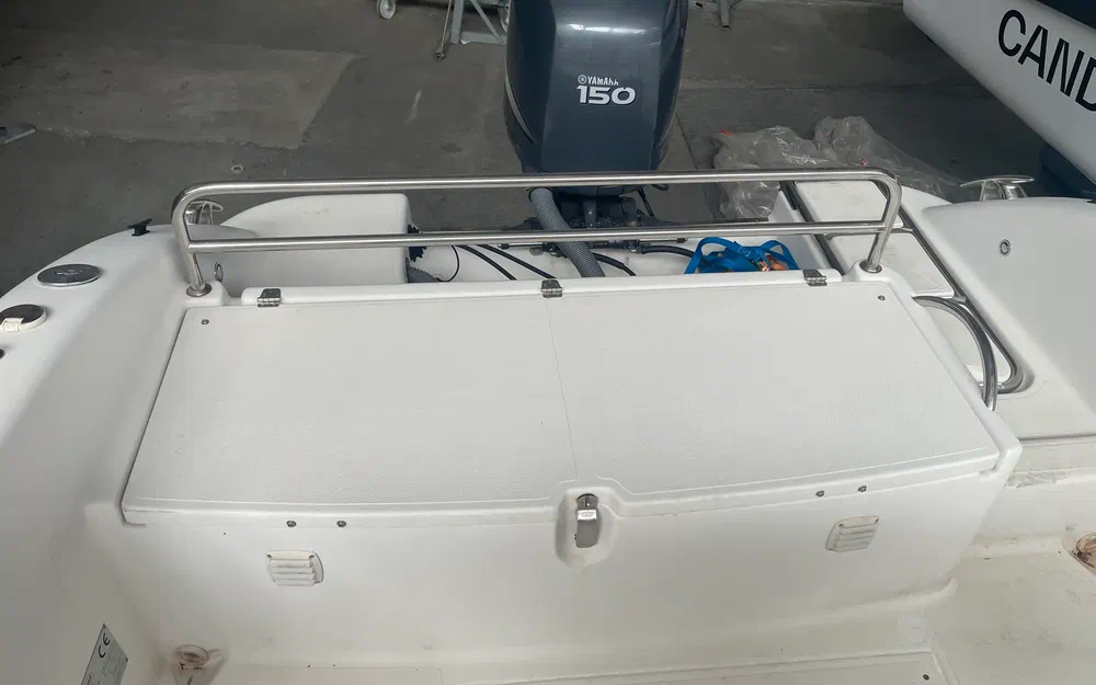 slider 7 Sessa Marine Key Largo 22 Deck