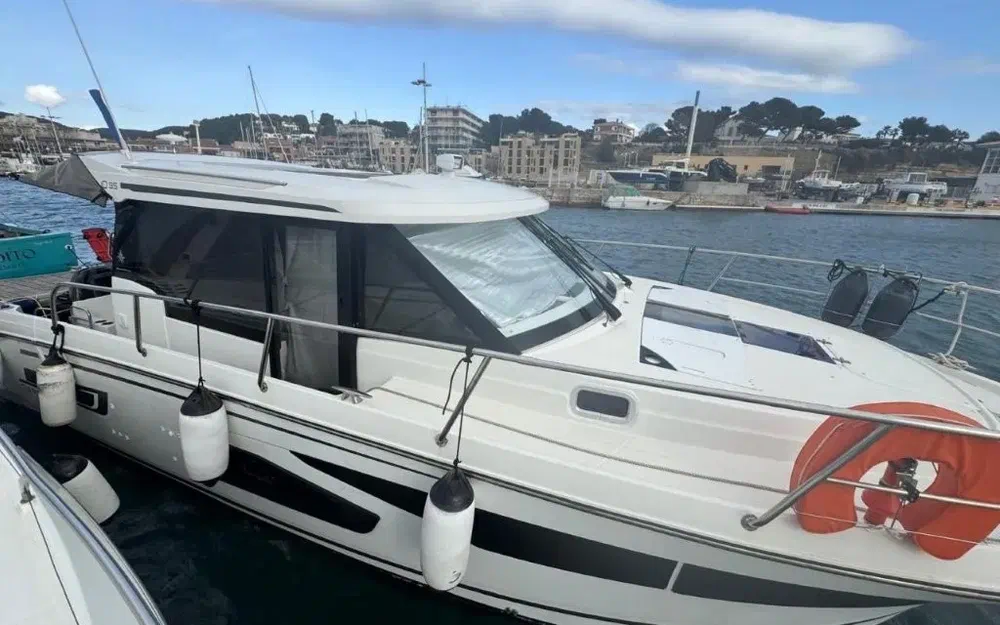 slider 3 Jeanneau Merry Fisher 1095