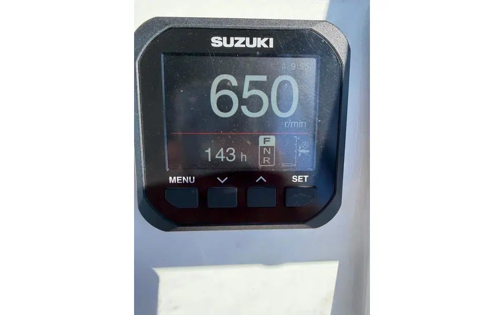 slider 5 Beneteau Flyer 8