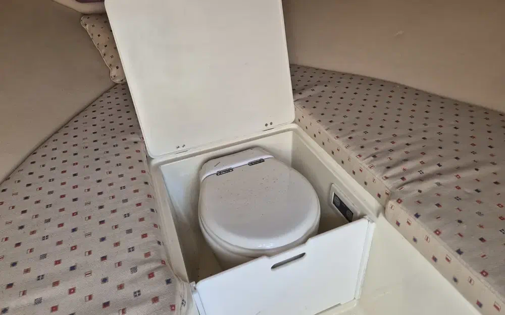 slider 18 Chris Craft Corsair 28
