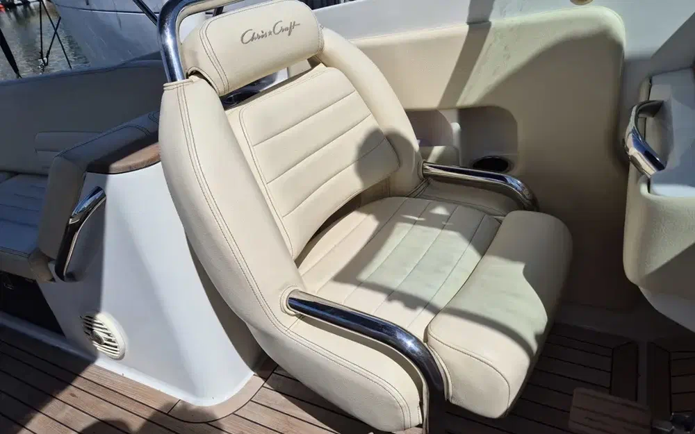 slider 20 Chris Craft Corsair 28