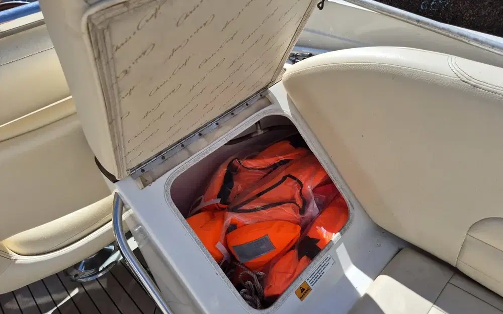 slider 25 Chris Craft Corsair 28