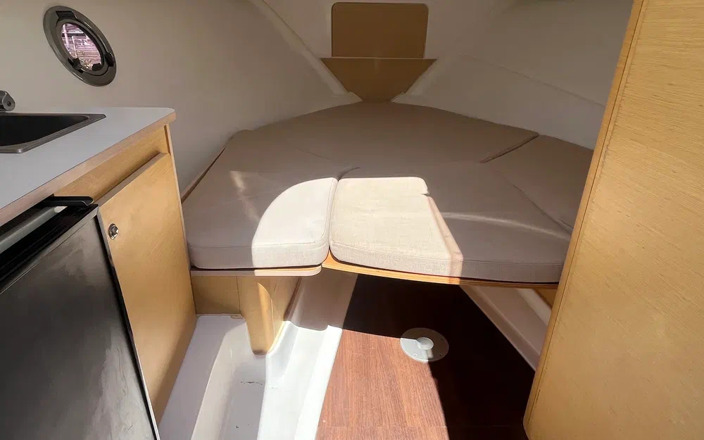 slider 9 Beneteau Flyer 750 Sundeck