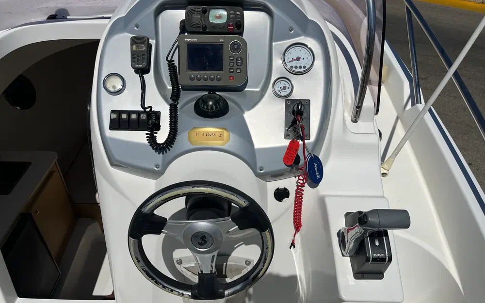slider 8 Beneteau Flyer 750 Sundeck