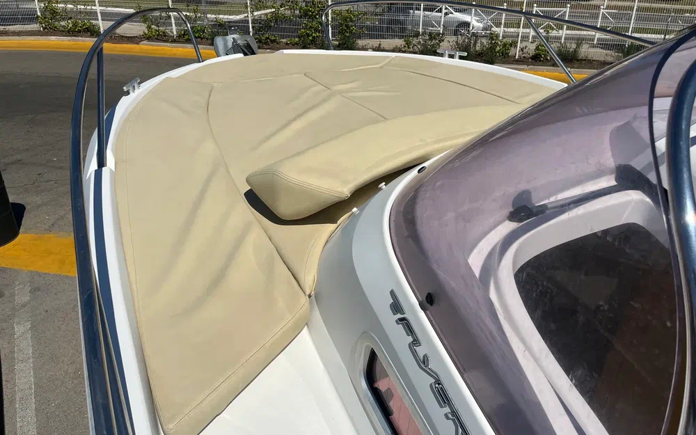 slider 6 Beneteau Flyer 750 Sundeck