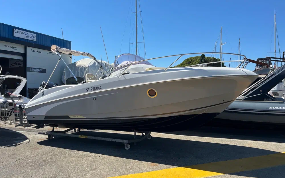 slider 0 Beneteau Flyer 750 Sundeck
